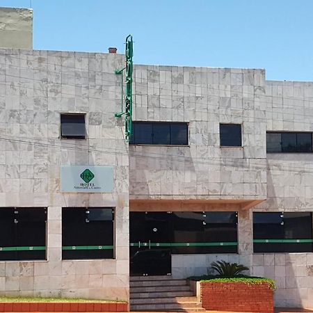 Hotel Castro Itumbiara Kültér fotó
